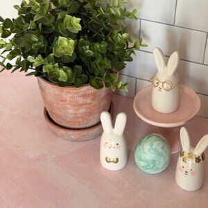 Easter bunnies (set of 3) and 1 Stone Egg - Spring - Decor!